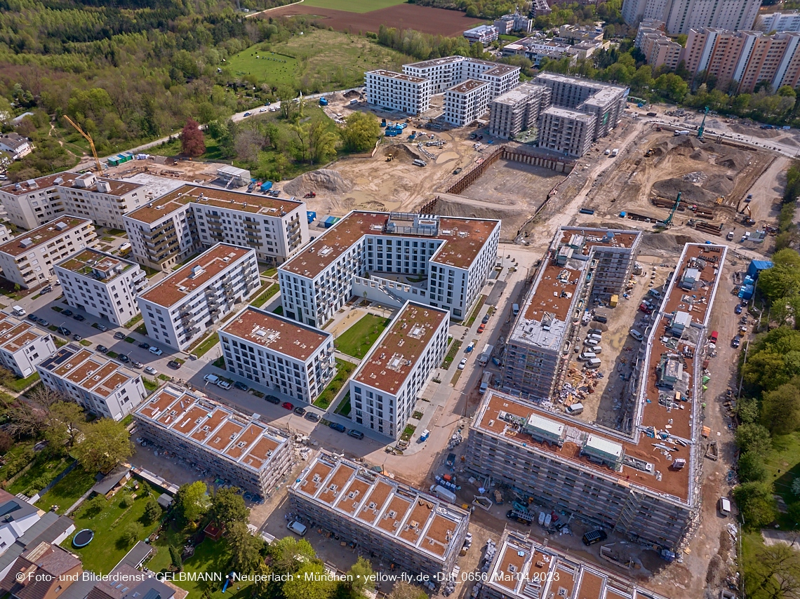 04.05.2023 - Luftbilder vom Alexisqaurtier und Pandion Verde in Neuperlach